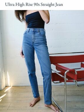 High-Rise 90s Straight Jeans in Medium Blue